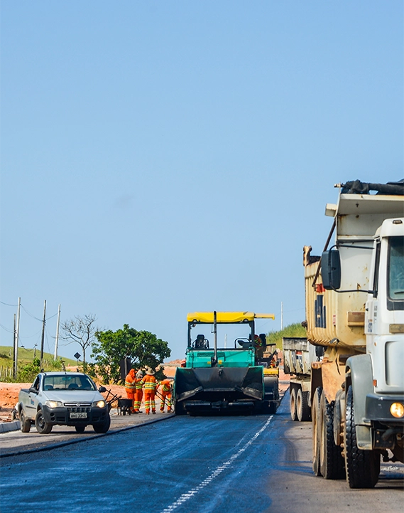 Obra em trecho de uma rodovia